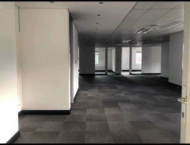 652M² OFFICE TO LET IN SANDTON CENTRAL